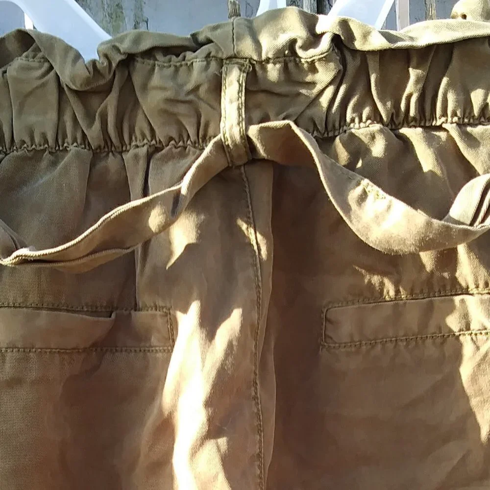 Garage Lightweight Paperbag Cargo Olive Green Women's Shorts - XS - 100% Tencel